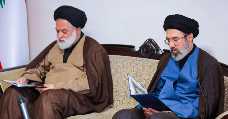 ইরানের বিশেষজ্ঞ পরিষদ মুজতবা খামেনিকে দেশের নতুন সর্বোচ্চ নেতা হিসেবে নিয়োগ দিয়েছে